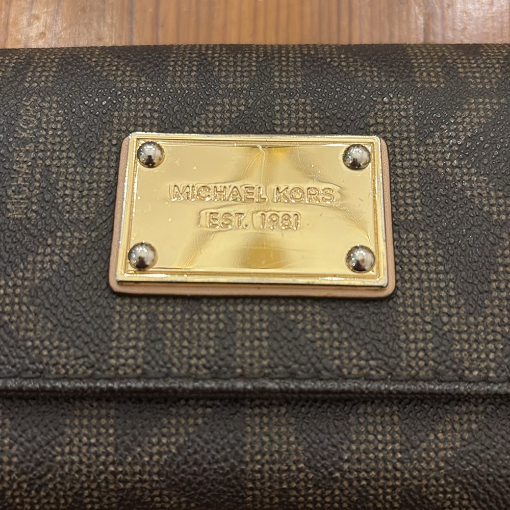 Michael Kors Wallet - Picture 2 of 4